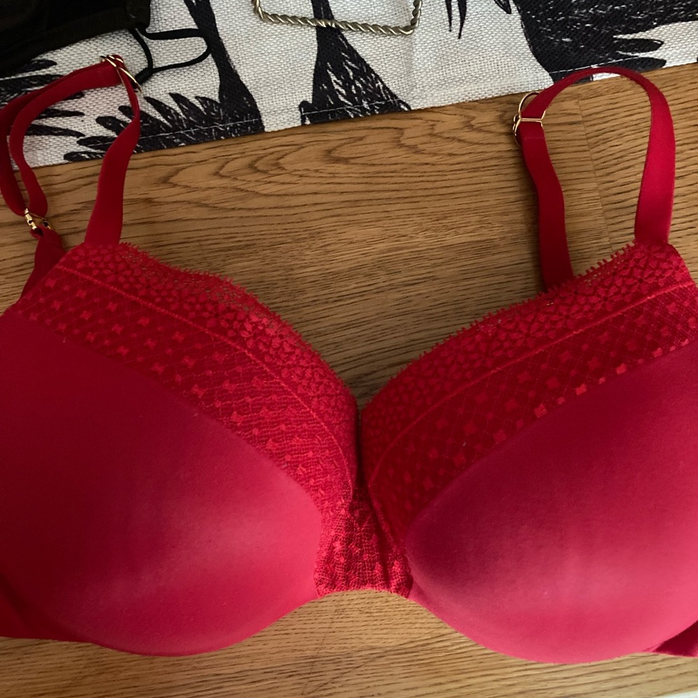 Victoria’s Secret underwire bra